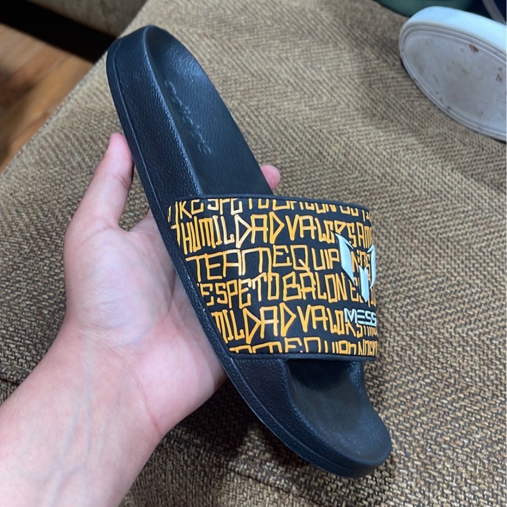 ADIDAS MESSI SLIDES